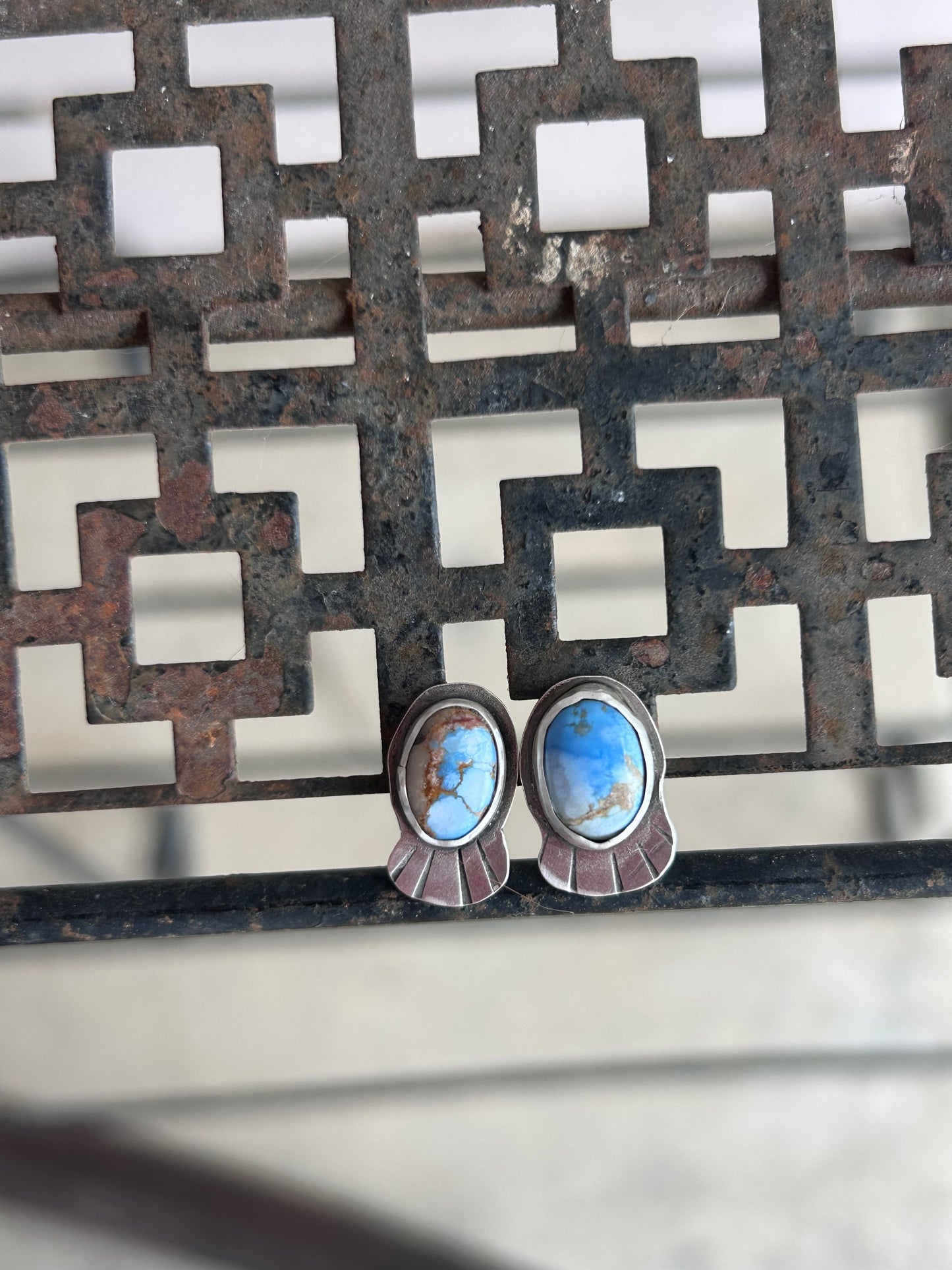 Fanfare studs