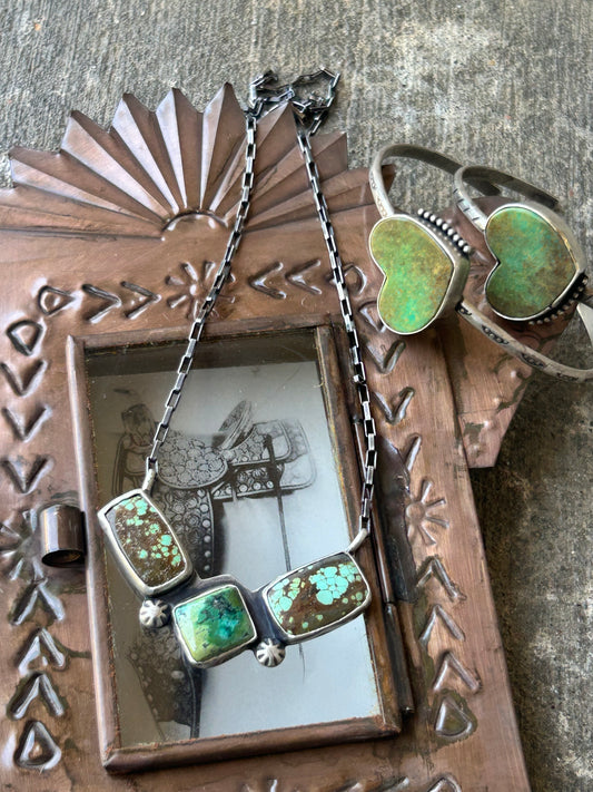 The “V” necklace