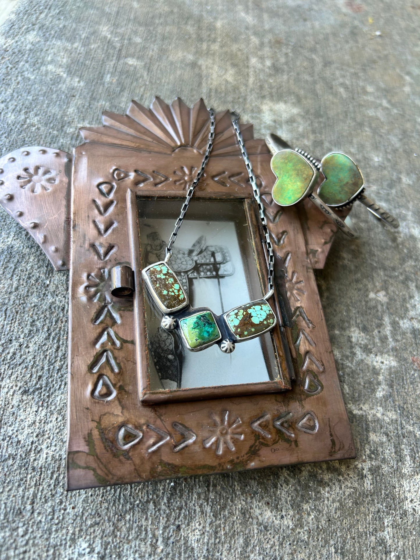 The “V” necklace