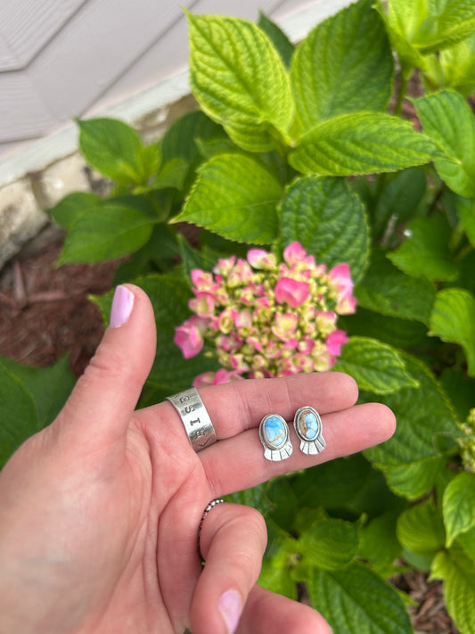 Fanfare studs